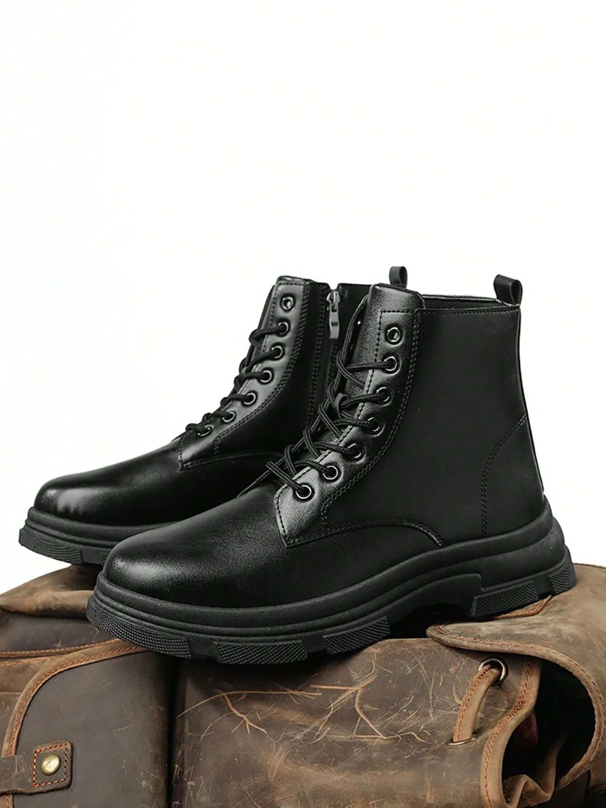 Stylish Retro Boots for Men, Leather Finish, Durable Non-Slip Sole, Zipper Closure