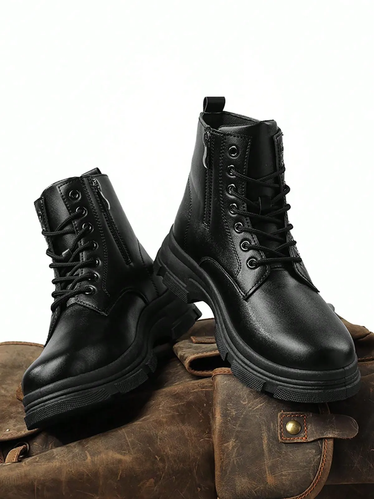 Stylish Retro Boots for Men, Leather Finish, Durable Non-Slip Sole, Zipper Closure